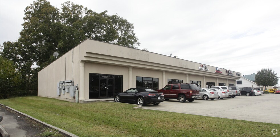 Primary Photo Of 901 W Airline Hwy, La Place Unknown For Lease