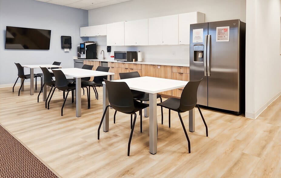 More Photos Of 1412 S Legend Hills Dr, Clearfield Coworking Space