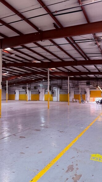 More Photos Of 3517 Frutas Ave, El Paso Manufacturing For Lease