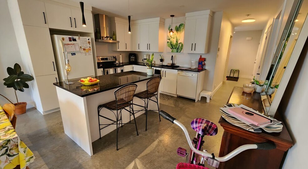 More Photos Of 715 Rue De La Bruère, Sherbrooke Apartments For Sale