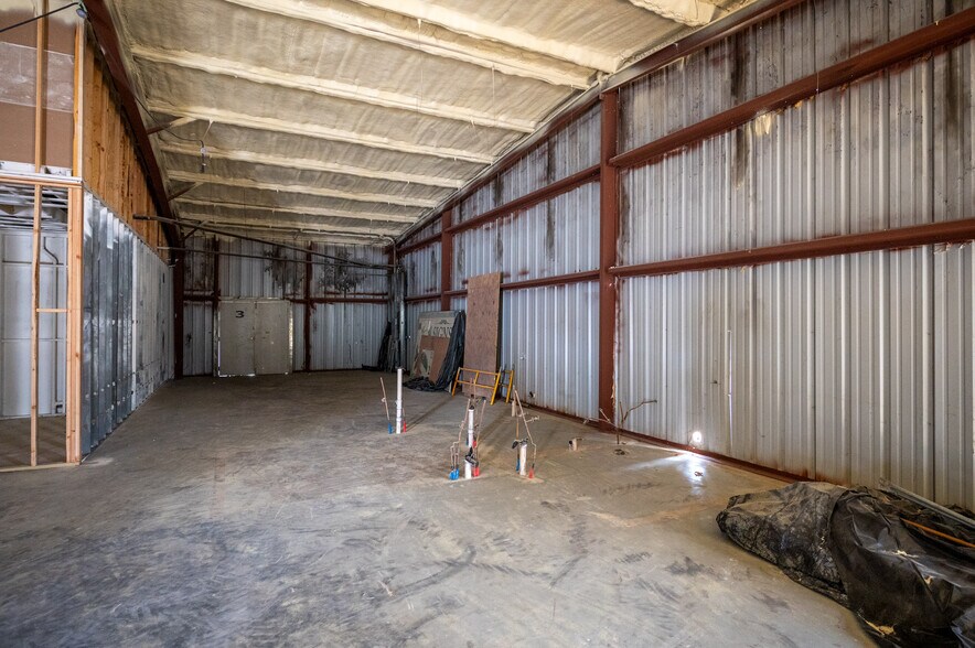 More Photos Of 211 S Magnolia St, Woodville Flex For Sale