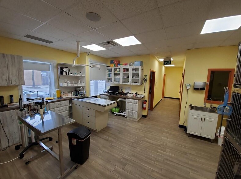 More Photos Of 484 John St, Burlington Storefront Retail Office For Sale