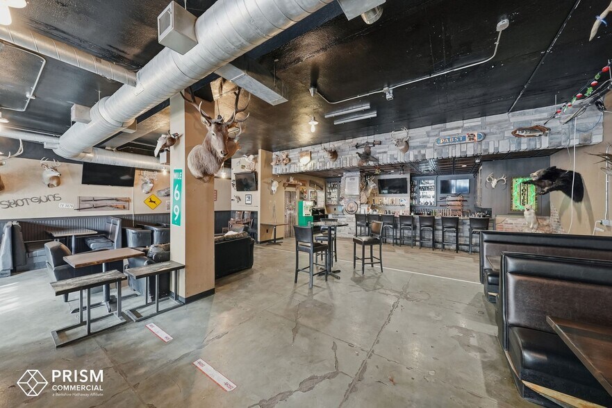 More Photos Of 1332-1336 P St, Lincoln Bar For Sale