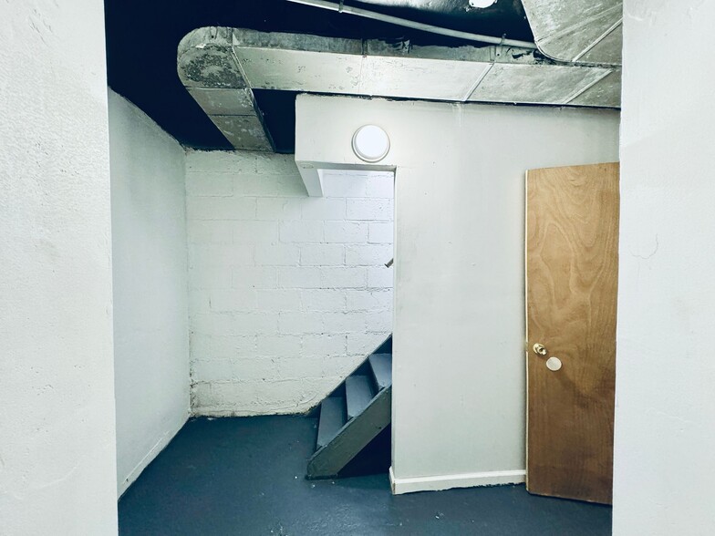 More Photos Of 25 Maynard Ct, Pontiac Apartments For Sale