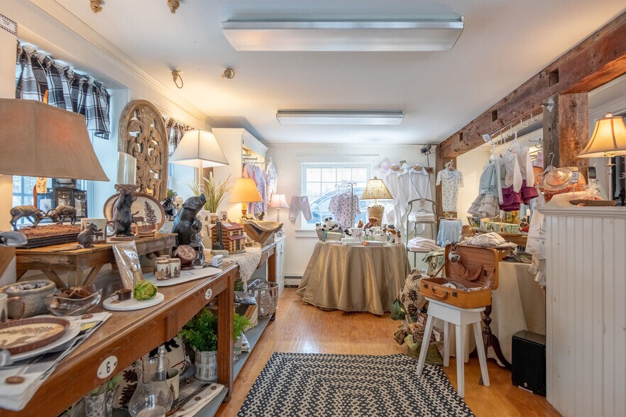 More Photos Of 16 West Main St, Wilmington General Retail For Sale