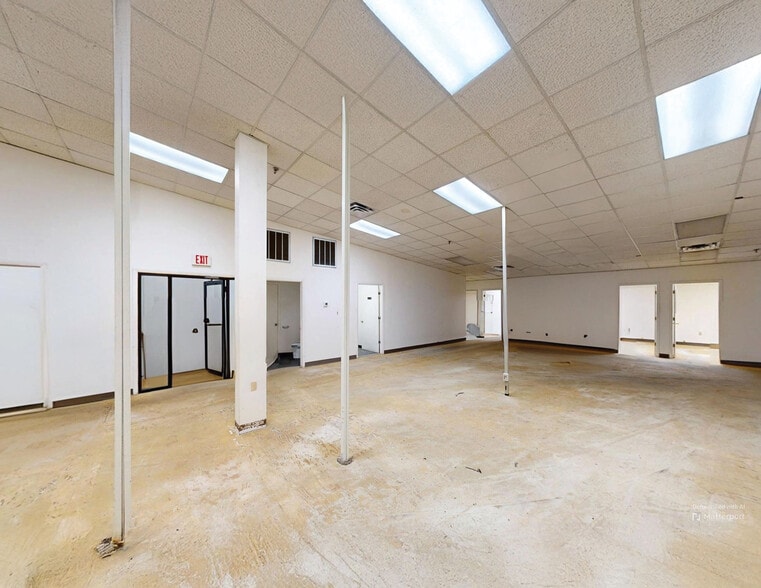 More Photos Of 12450 Automobile Blvd, Clearwater Warehouse For Sale