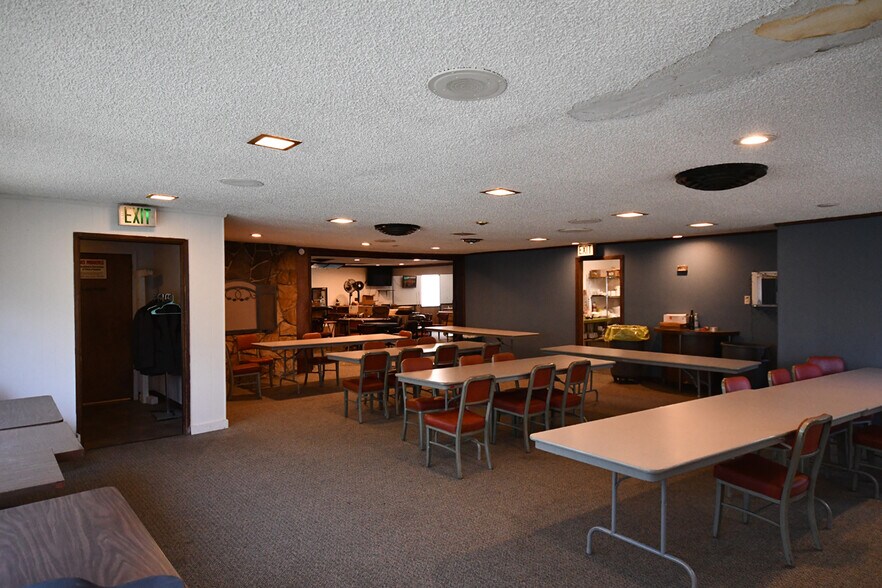 More Photos Of 2620 W 2nd St, The Dalles Restaurant For Sale