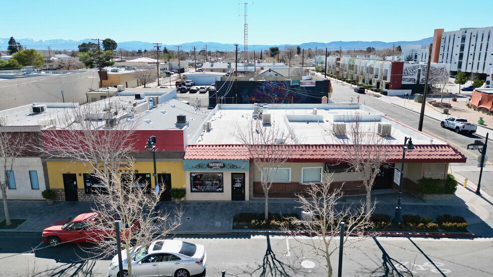 More Photos Of 660-668 Lancaster Blvd, Lancaster Storefront Retail Office For Sale