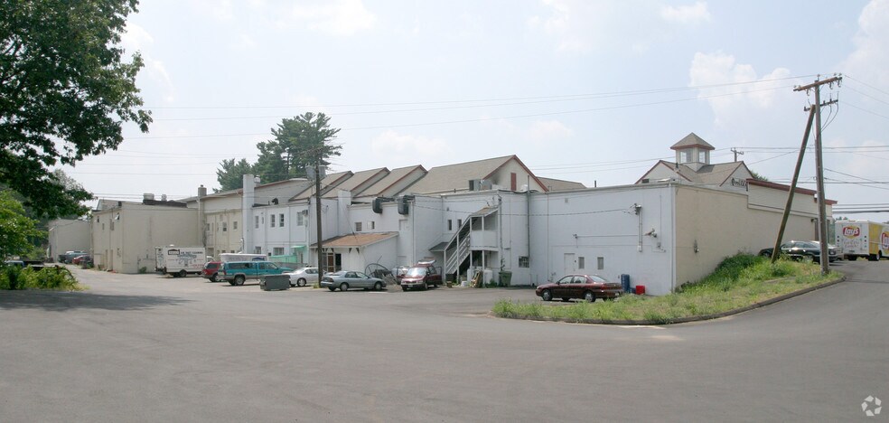 More Photos Of 1376-1418 Hopmeadow St, Simsbury Storefront For Lease