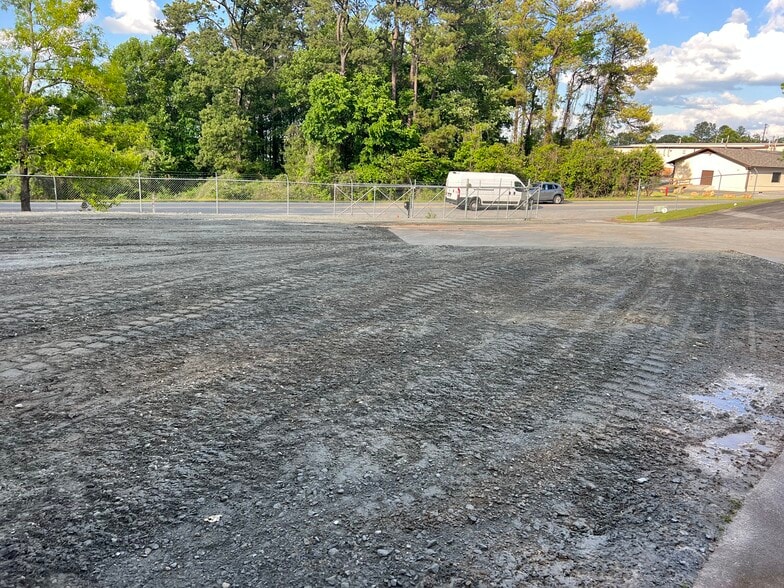 More Photos Of 1675 NW Old 41 Hwy, Marietta Service For Lease