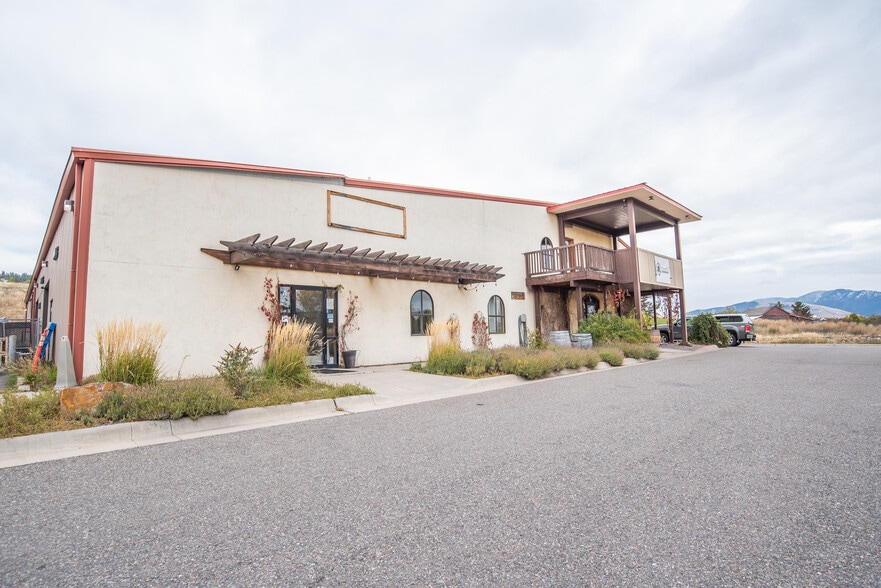 More Photos Of 5646 W Harrier Dr, Missoula Showroom For Sale