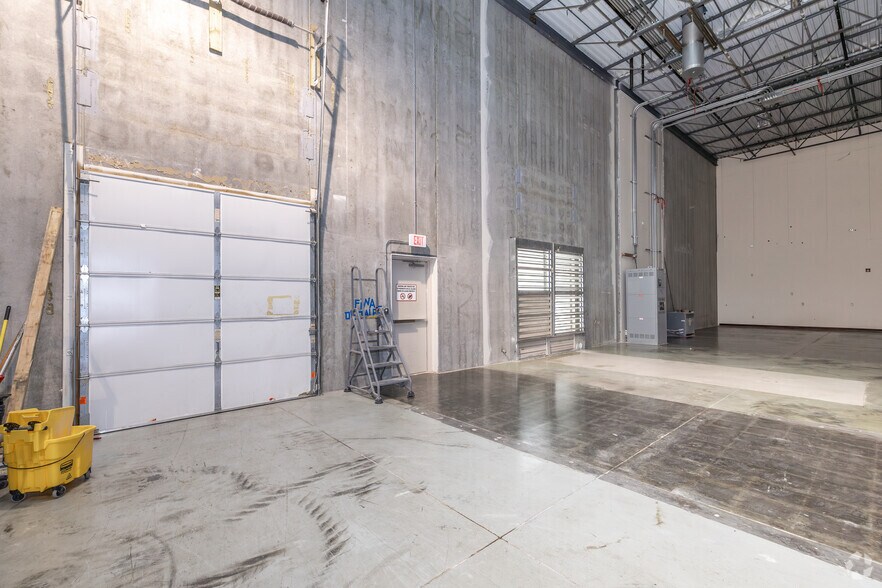 More Photos Of 3030 Lexington Ave S, Eagan Light Manufacturing For Lease