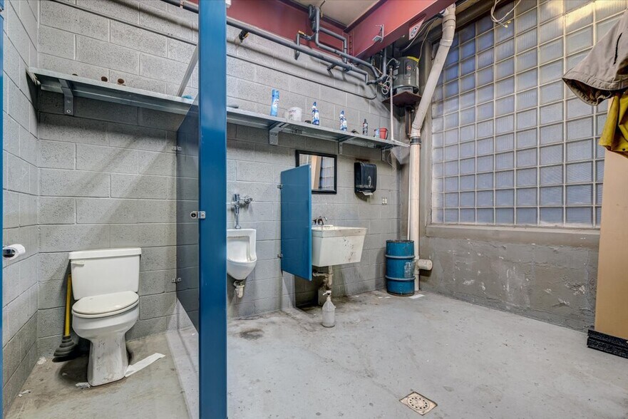 More Photos Of 530 S Main St, Bangor Manufacturing For Sale