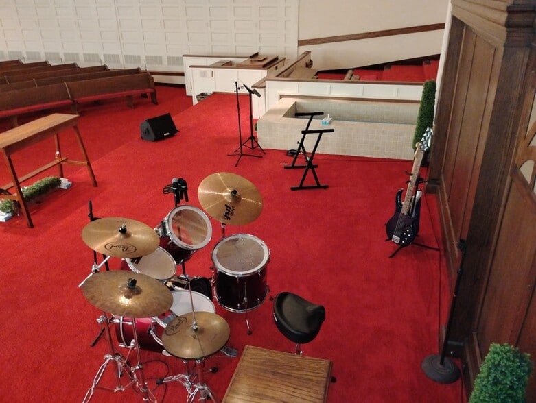 More Photos Of 906 Elm St, Coffeyville Religious Facility For Sale