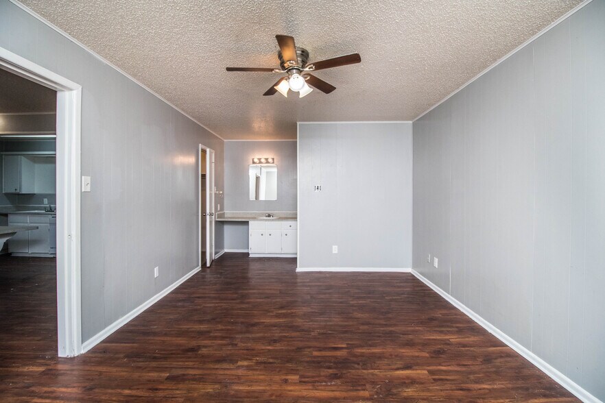 More Photos Of 306 Toledo Ave, Lubbock Apartments For Sale