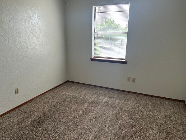 More Photos Of 2903 NE Tortoise Dr, Lawton Apartments For Sale