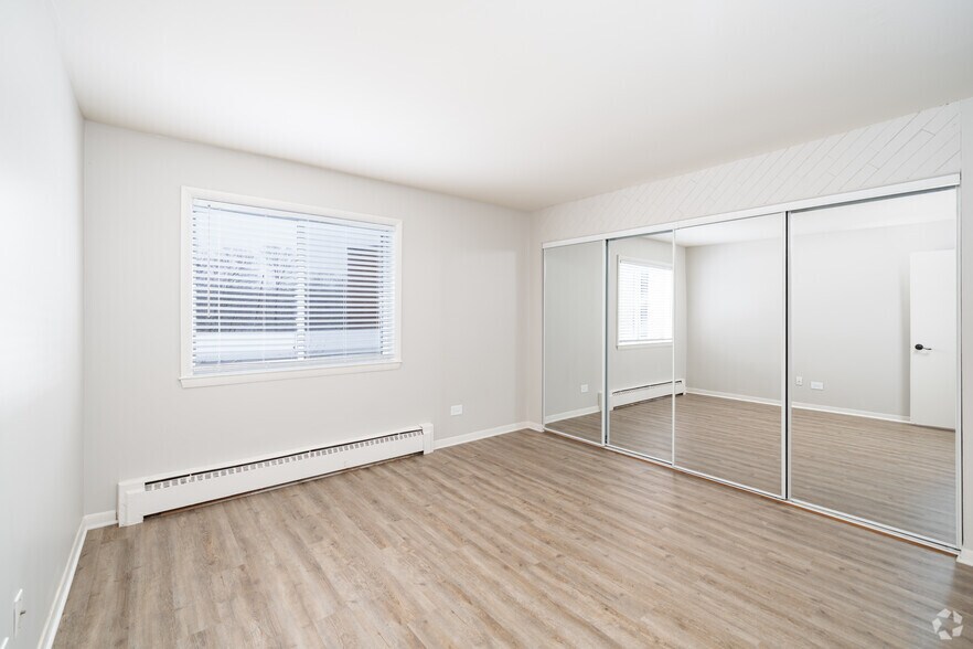 More Photos Of 211 N Lincolnway, North Aurora Apartments For Sale
