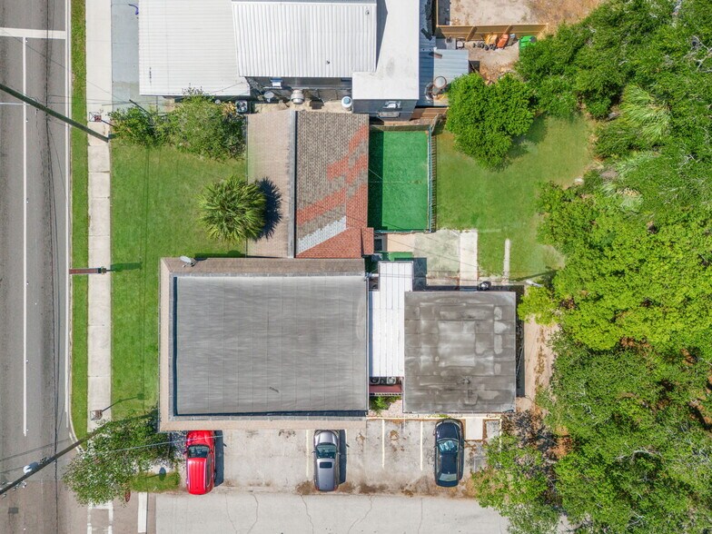 More Photos Of 6603 N Florida Ave, Tampa Veterinarian Kennel For Lease
