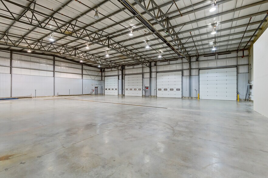 More Photos Of 4309 8th Ave, Lethbridge Warehouse For Lease