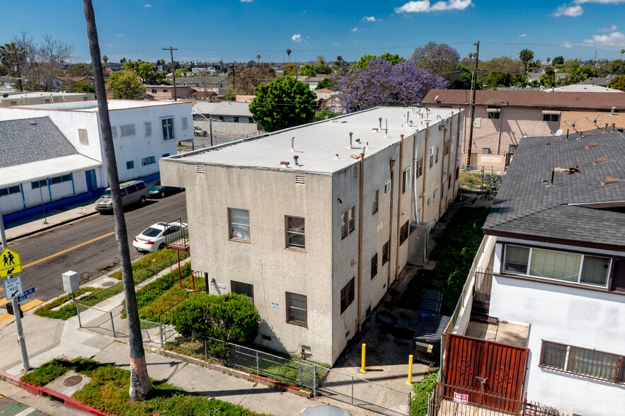 More Photos Of 8325 Avalon Blvd, Los Angeles Apartments For Sale