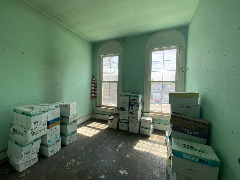 More Photos Of 14 W Michigan Ave, Ypsilanti Storefront For Lease