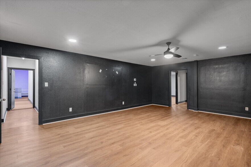 More Photos Of 10203 Old Manchaca Rd, Austin Flex For Lease