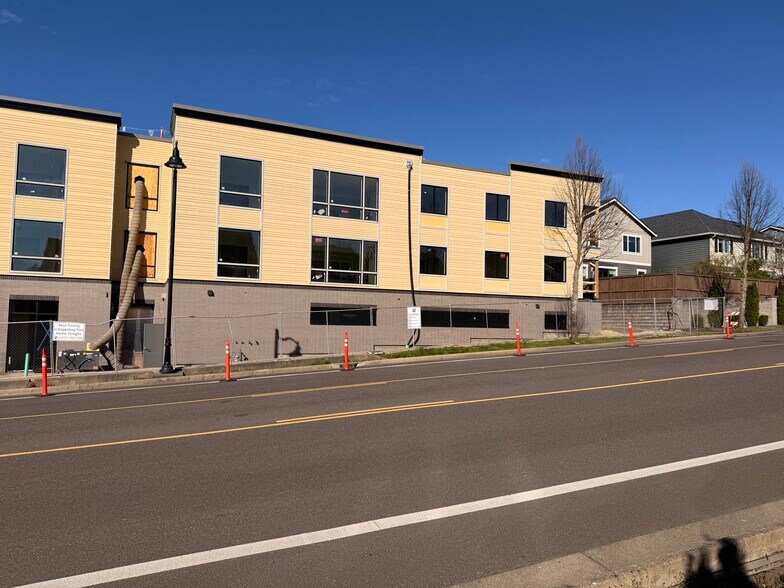 More Photos Of 7650 NW 170th Ave, Portland General Retail For Lease