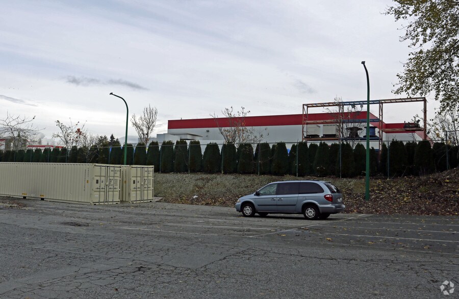 More Photos Of 19555 96th Ave, Surrey Showroom For Lease