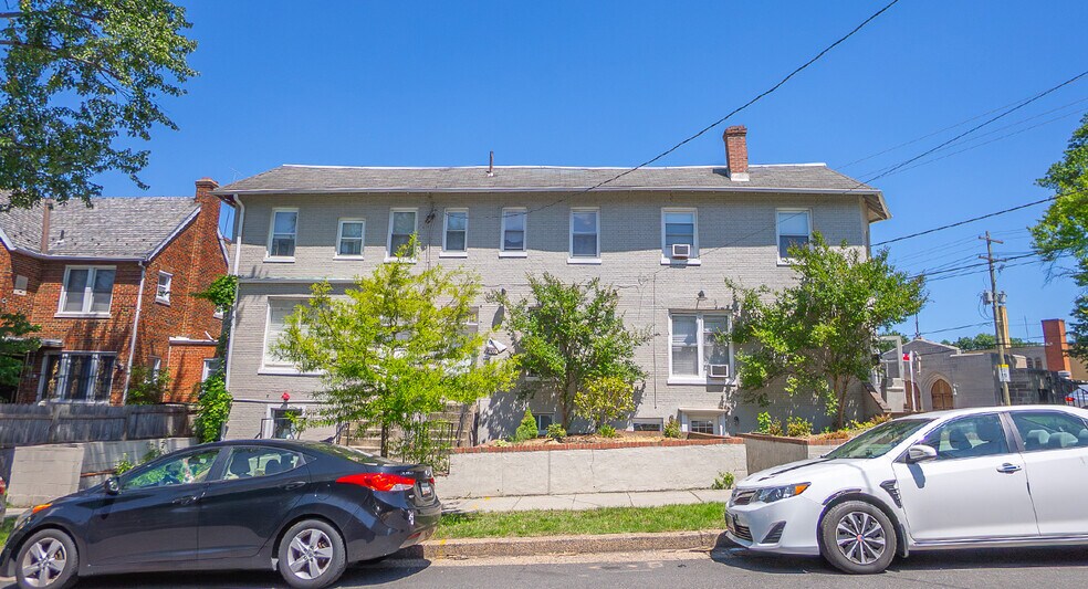 More Photos Of 2000-2002 Rhode Island Ave NE, Washington Office For Sale