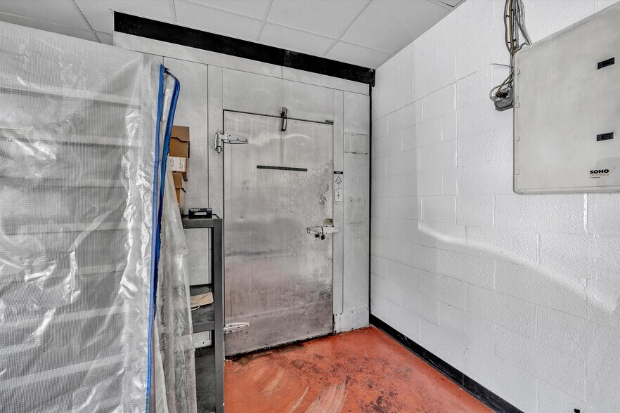More Photos Of 106 Stoney Battery Rd, Troutville Restaurant For Sale