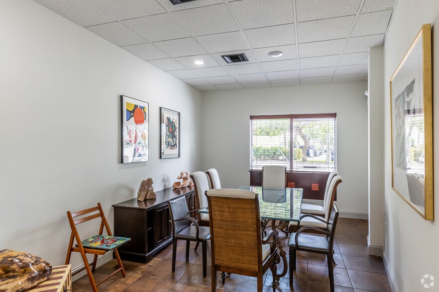 More Photos Of 101 SE 2nd Ave, Delray Beach Restaurant For Lease