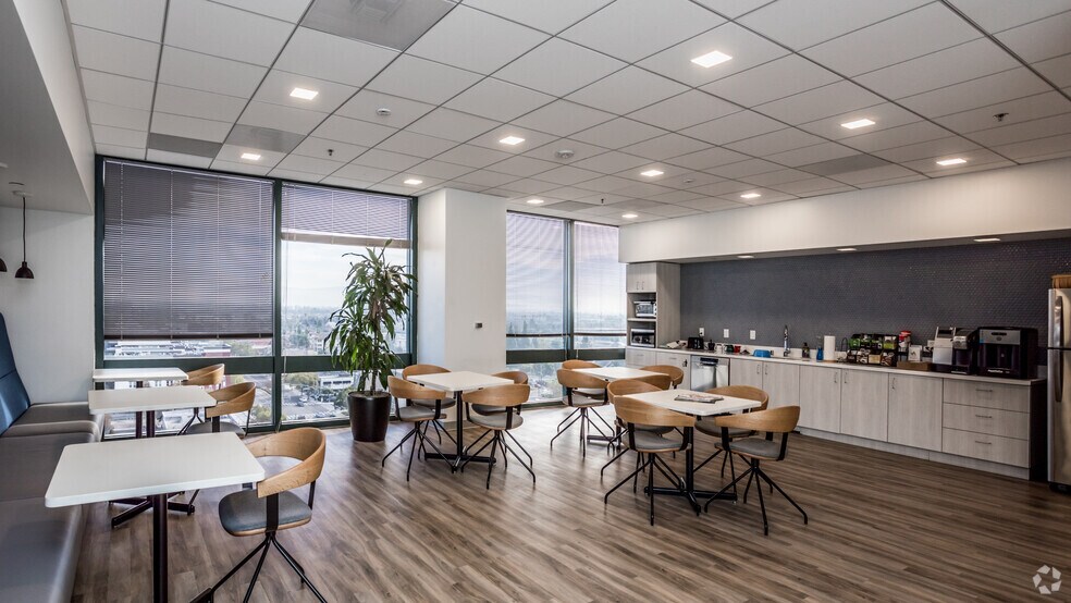 More Photos Of 222 S Harbor Blvd, Anaheim Office For Lease