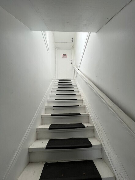 More Photos Of 29023-29029 Euclid Ave, Wickliffe Loft Creative Space For Lease