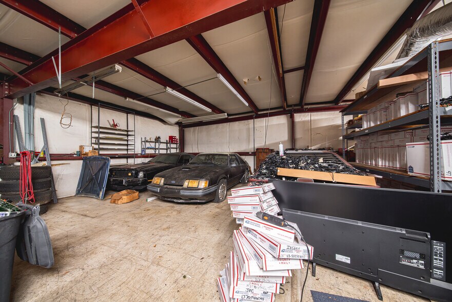 More Photos Of 5251 Buena Vista Rd, Columbus Light Distribution For Sale