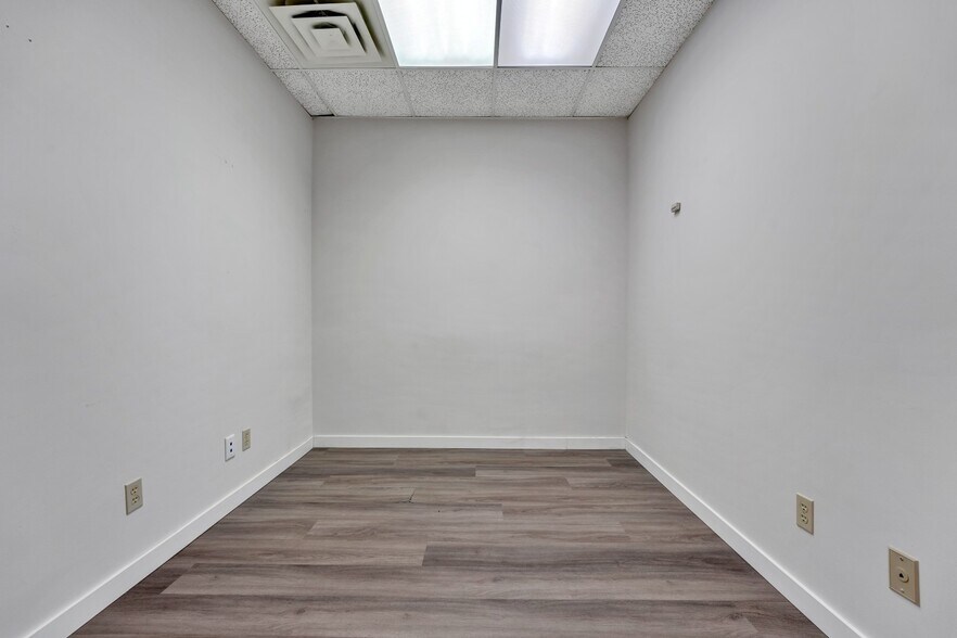 More Photos Of 11861 88 Av, Delta Office For Lease