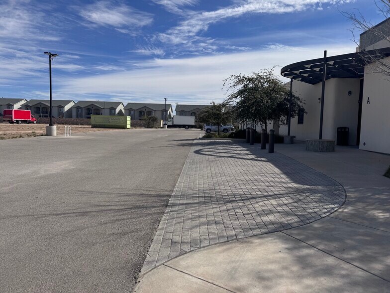 More Photos Of 2200 George Dieter Dr, El Paso Healthcare For Sale