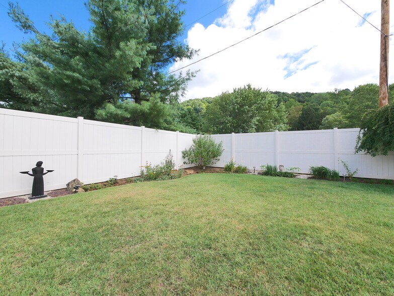 More Photos Of 56721 Ferry Landing Rd, Shadyside Shelter For Sale