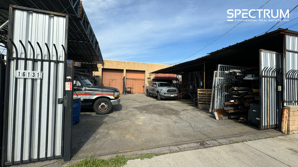 Primary Photo Of 16131 Valerio St, Van Nuys Warehouse For Lease