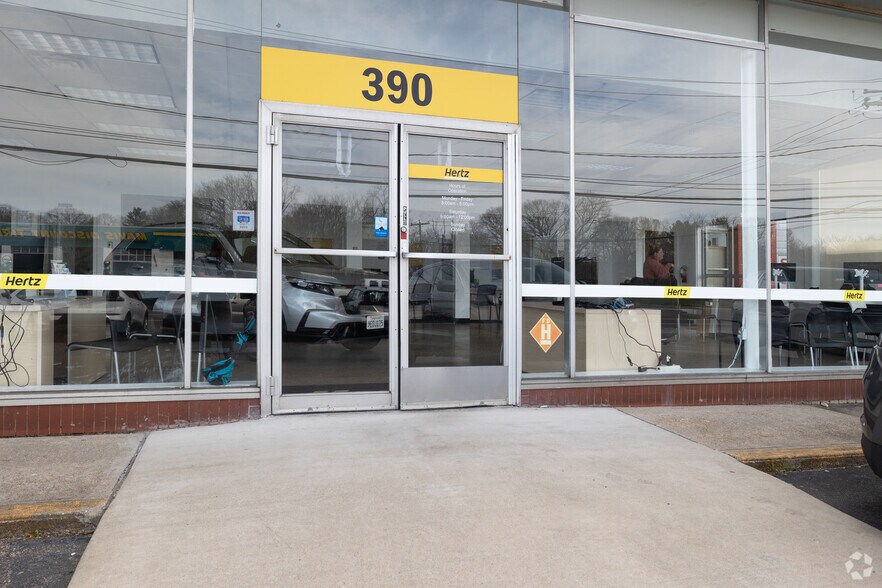 More Photos Of 390 Middle Country Rd, Smithtown Auto Dealership For Lease