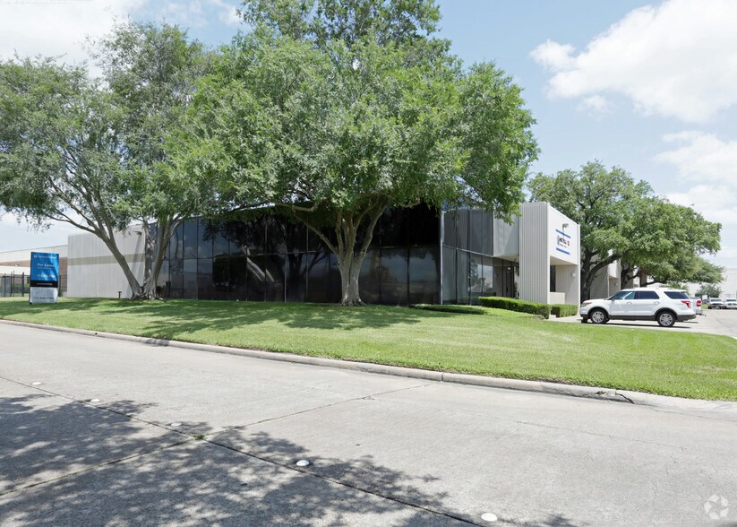 More Photos Of 10610-10618 Rockley Rd, Houston Unknown For Lease