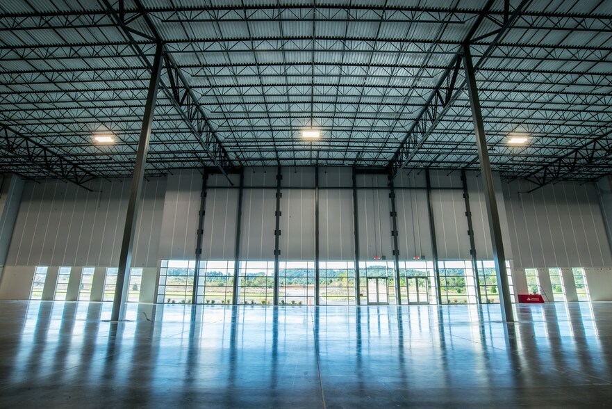 More Photos Of 120 Velocity Way, Shepherdsville Distribution For Lease