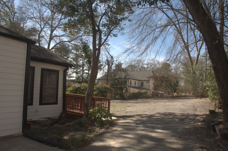 More Photos Of 4118 Clairmont Rd, Chamblee Medical For Sale