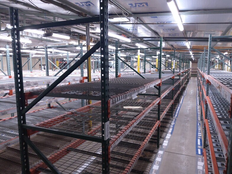 More Photos Of 181 Boyd St, Montgomery Warehouse For Lease