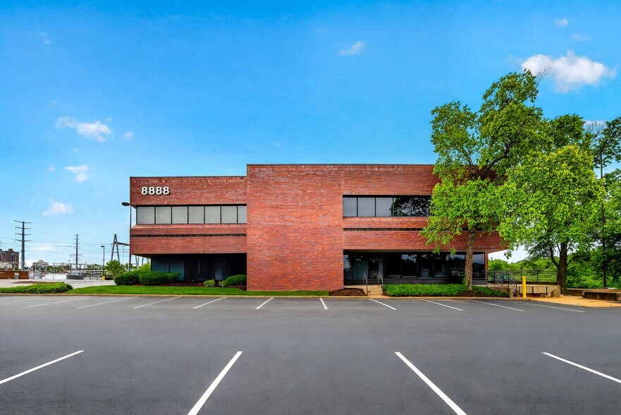 More Photos Of 8888 Ladue Rd, Ladue Medical For Lease