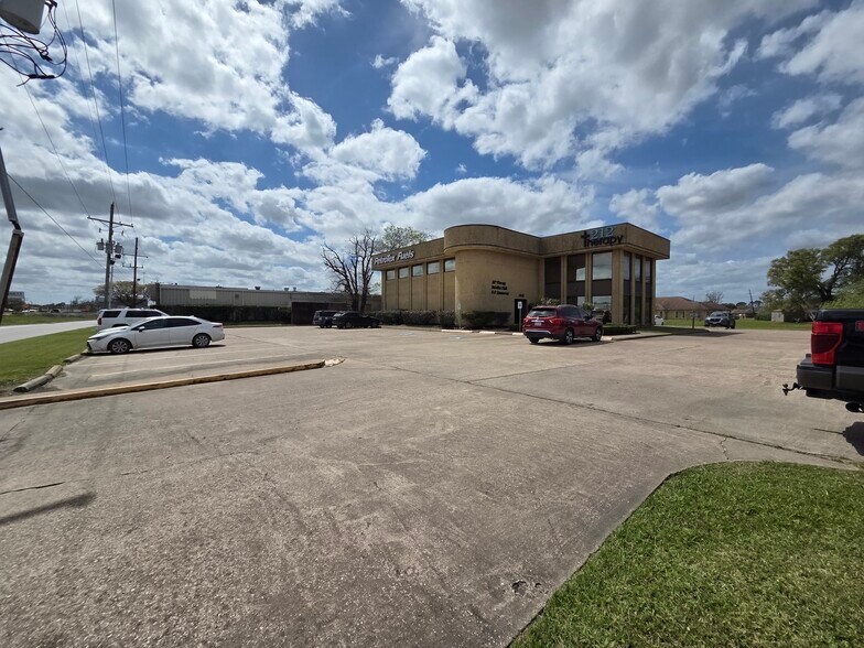 More Photos Of 1844 & 1846 Interstate 10 S, Beaumont Medical For Sale