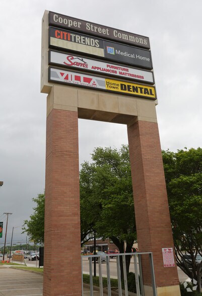 More Photos Of 1000-1100 W Arkansas Ln, Arlington Unknown For Lease