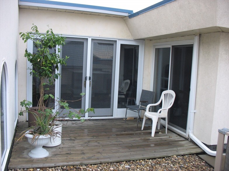 More Photos Of 3132 26 St NE, Calgary General Retail For Sale