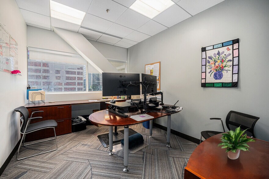 More Photos Of 1800 Glenarm Pl, Denver Office For Sale