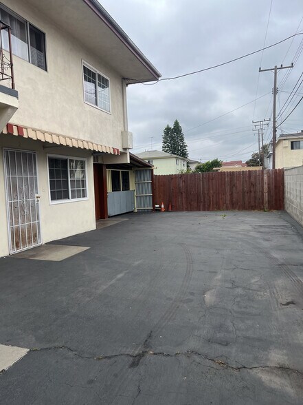 More Photos Of 16701 S Berendo Ave, Gardena Apartments For Sale