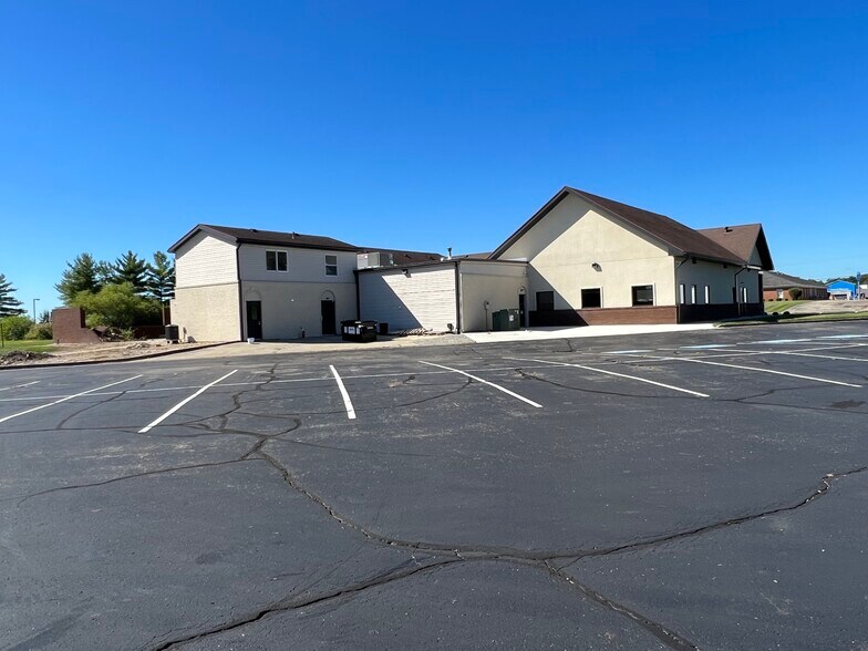 More Photos Of 301 Kienle Dr, Piqua Storefront Retail Office For Lease